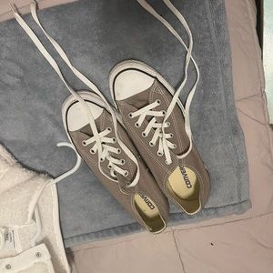 Womens Converse size 10 never worn